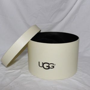 Ugg ear muffs with box